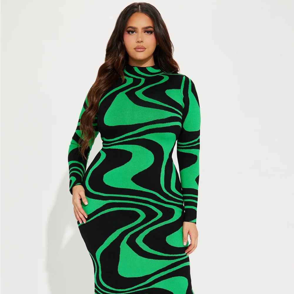 Fashion Nova Vibrant Green and Black Long Sleeve Dress